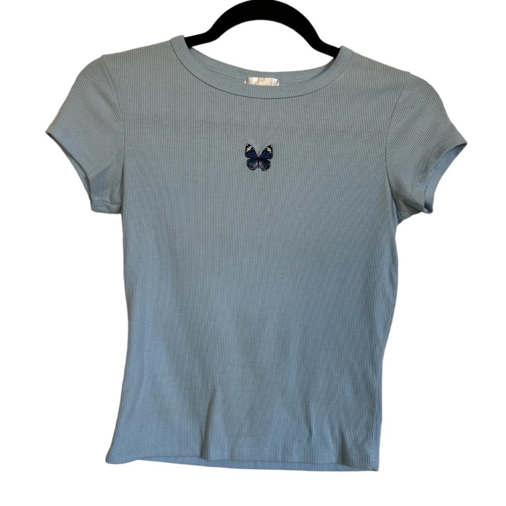 Blue t-shirt with embroidered butterfly